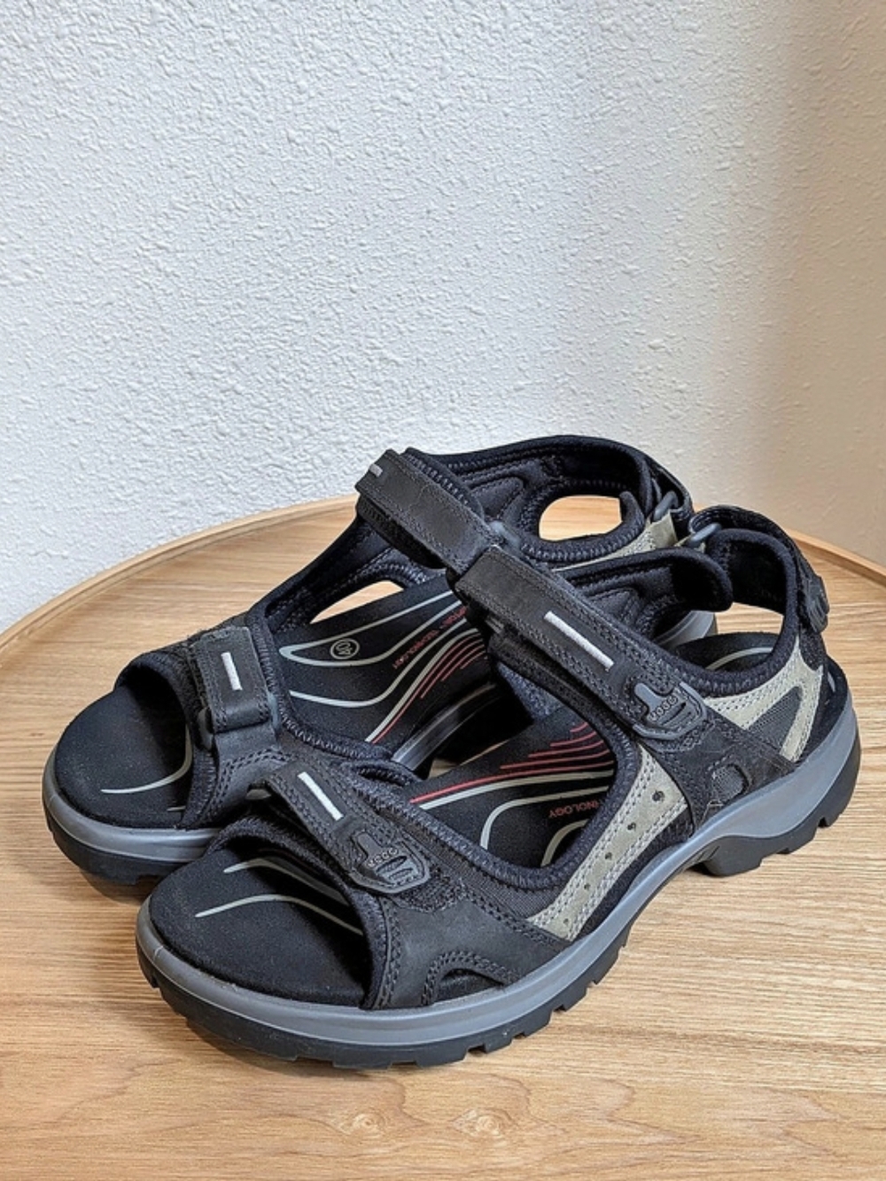 ECCO Yucatan Offroad Sandal Sport Sandals Black & Gray EU 40 US 7 Like New
